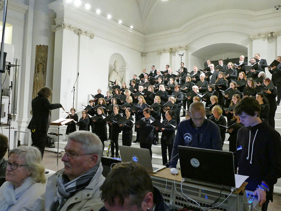 Abschlussvesper der Bischofskonferenz mit Austeilung des Bonifatiussegens (Foto: Karl-Franz Thiede)